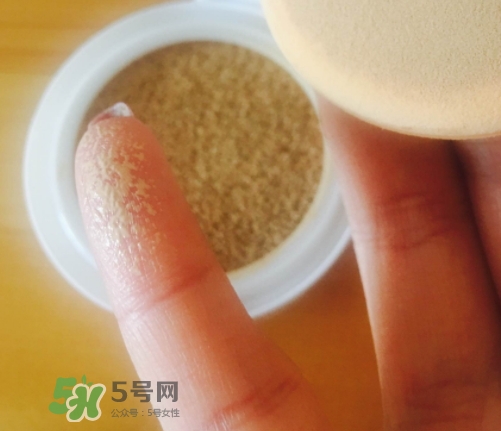 蘭蔻小粉盒氣墊多少錢？蘭蔻小粉盒氣墊專柜價格