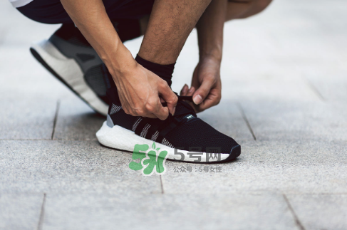 adidas eqt 93/17 boost怎么樣？阿迪達(dá)斯eqt 93/17 boost測評