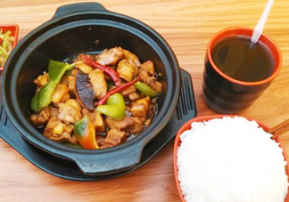 黃燜雞米飯多少錢一份？黃燜雞米飯?zhí)攸c(diǎn)是什么