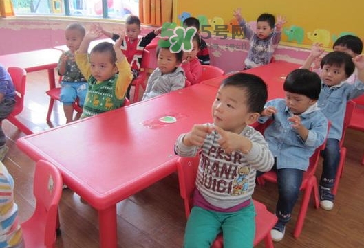 第一次送孩子去幼兒園，你是哪種家長？