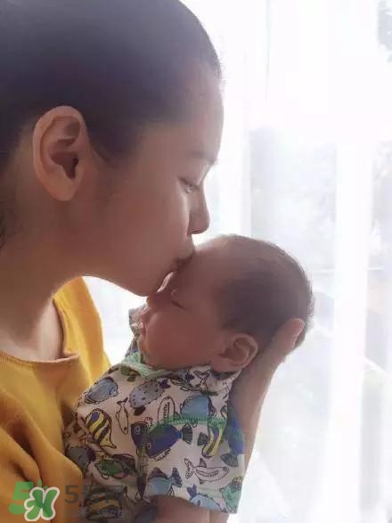 生孩子會(huì)遇到尷尬的事情有哪些？生孩子會(huì)變老嗎？