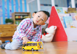 第一次送孩子去幼兒園，你是哪種家長？