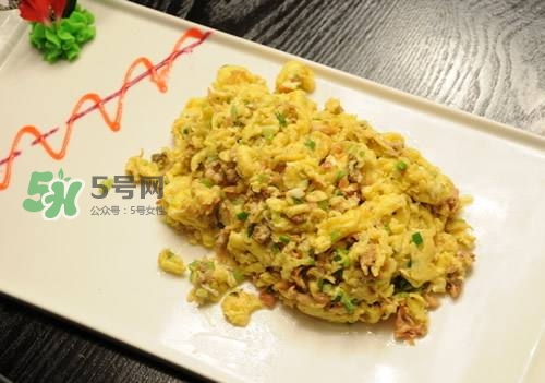 順產(chǎn)前做什么運(yùn)動(dòng)生得快？順產(chǎn)前吃什么有助分娩？