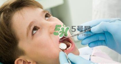 怎么防止寶寶長(zhǎng)蛀牙？別讓孩子吃大人的口水