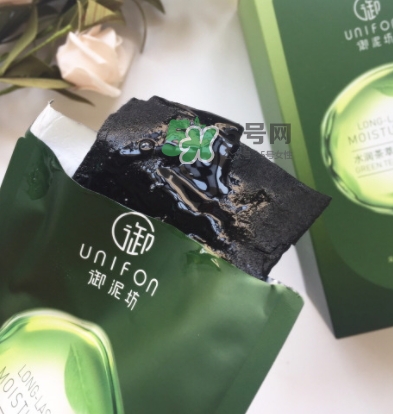 御泥坊水潤茶萃微囊黑面膜怎么用？