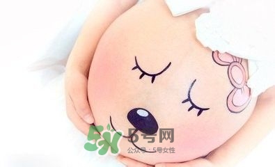 孕晚期肚子硬硬的是怎么回事？孕晚期肚子發(fā)緊發(fā)硬