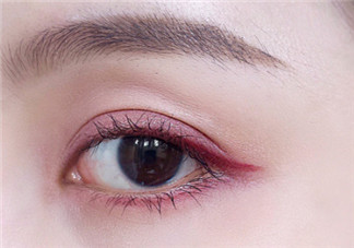 the estee edit眼影膏怎么用？酒紅色眼妝怎么畫