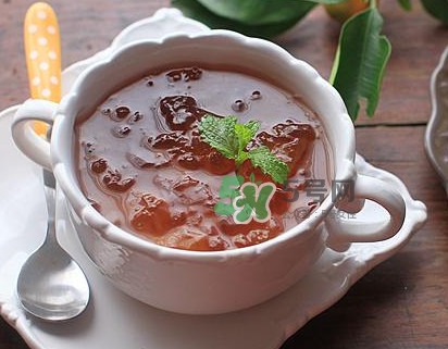 煮桃膠放冰糖還是紅糖？桃膠放鍋里要煮多久能吃