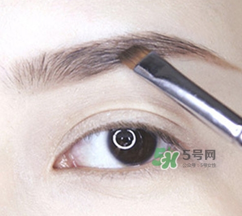 煙熏妝怎么畫？煙熏妝的畫法步驟圖解