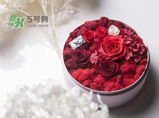 送永生花代表什么？一個男孩送自己永生花是什么意思？