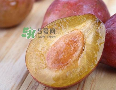 新鮮西梅好吃嗎？新鮮西梅什么味道
