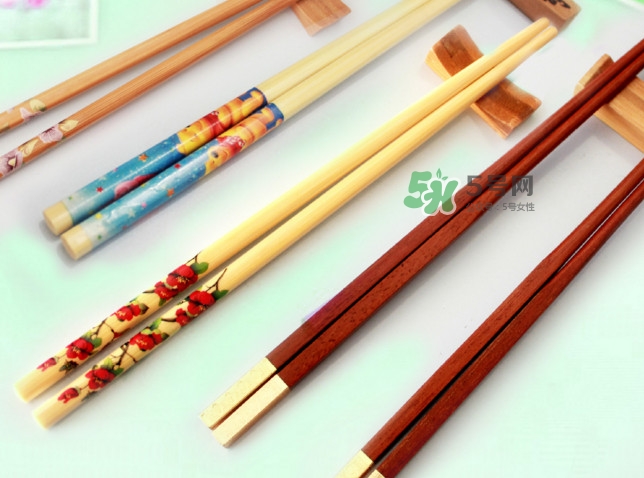 木筷子可以放消毒柜嗎？木筷子和竹筷子哪個好
