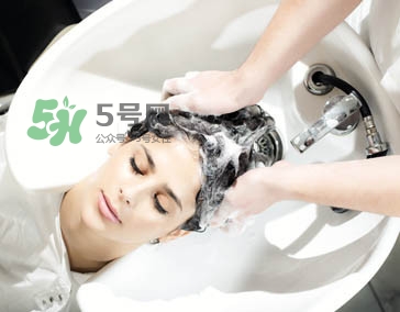 孕期洗頭能用吹風(fēng)機(jī)嗎？孕期洗頭姿勢