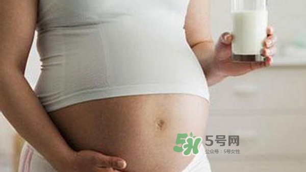 孕婦補(bǔ)鈣過量會(huì)有什么癥狀？孕婦補(bǔ)鈣過量有什么害處？