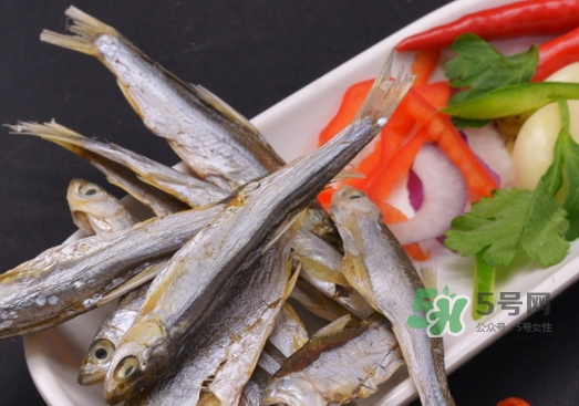 刁子魚是秋刀魚嗎？刁子魚是海魚嗎？