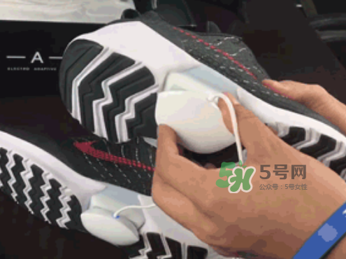 nike hyperadapt 1.0怎么充電？耐克自動(dòng)系鞋帶鞋要充電嗎？