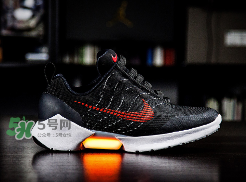 nike hyperadapt 1.0怎么充電？耐克自動(dòng)系鞋帶鞋要充電嗎？