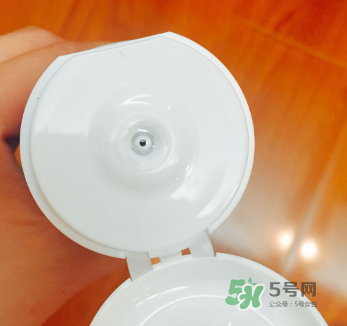 理膚泉潔面啫喱怎么樣？理膚泉潔面啫喱好用嗎？