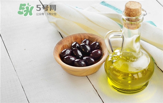 油性皮膚可以用橄欖油嗎？橄欖油擦臉有什么好處？