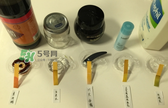 hr黑繃帶對痘痘有用嗎？赫蓮娜黑繃帶面霜使用心得