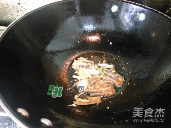 金鯧魚是海魚嗎？金鯧魚的刺多嗎？