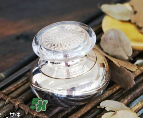 夢(mèng)詩(shī)麗天璽瓊珍玉顏膏怎么樣？夢(mèng)詩(shī)麗天璽膏有激素嗎？