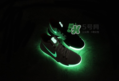 歐文中國行同款夜光鴛鴦kyrie 3怎么樣？耐克夜光鴛鴦kyrie 3測評