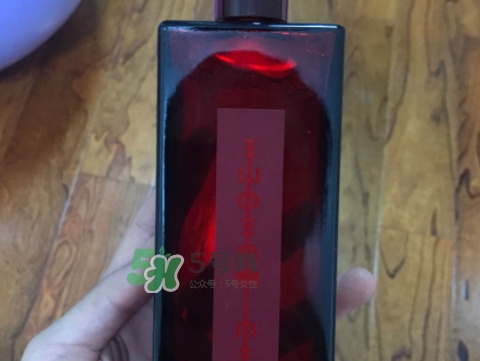 資生堂紅色蜜露是水還是精華？資生堂紅色蜜露是爽膚水嗎