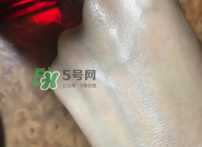 資生堂紅色蜜露是水還是精華？資生堂紅色蜜露是爽膚水嗎