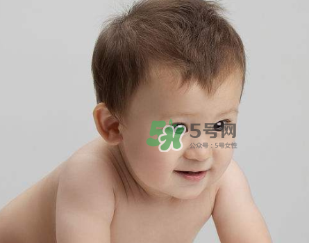 寶寶近視有什么癥狀？寶寶近視有什么表現(xiàn)？