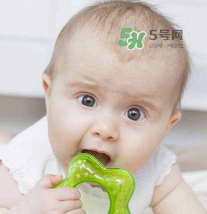 寶寶近視有什么癥狀？寶寶近視有什么表現(xiàn)？