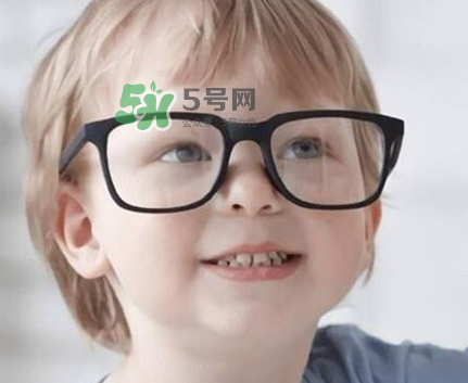 寶寶看電視對(duì)眼睛有影響嗎？寶寶看電視會(huì)近視眼嗎？