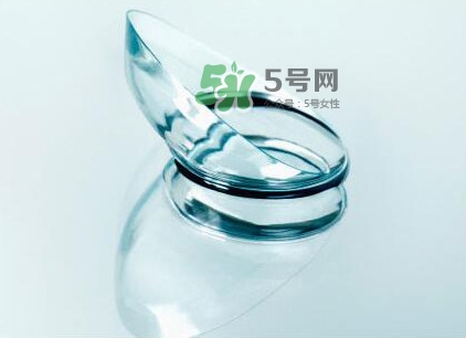 隱形眼鏡日拋是什么意思？隱形眼鏡干了泡開還能用嗎