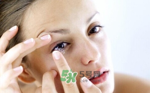 配個(gè)隱形眼鏡多少錢？隱形眼鏡日拋多少錢