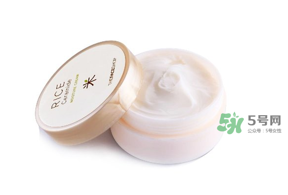 VE膠囊可以直接涂臉嗎？VE膠囊擦臉有什么效果？