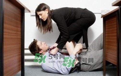 為什么女性遇到性騷擾都選擇容忍？如何懲治性騷擾者？