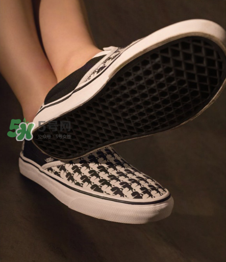 vans與老佛爺karl lagerfeld聯(lián)名系列單品有哪些？