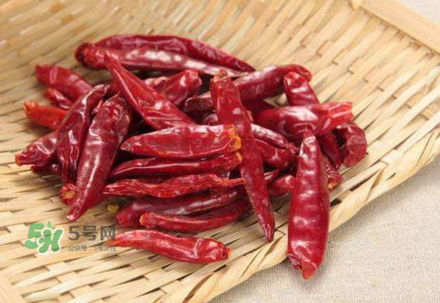 干辣椒怎么炸又香又脆？干辣椒怎么做辣椒油？