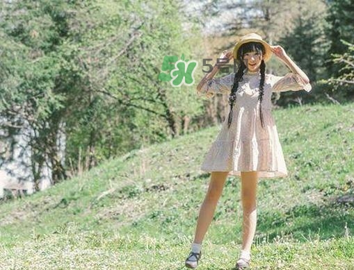 14歲女生胸部變大是正常的嗎？14歲女生的胸多大正常？
