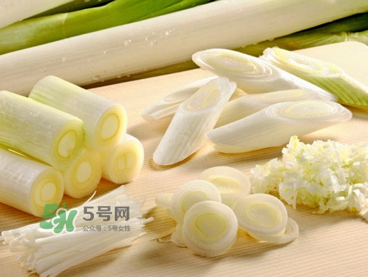 大蔥怎么切不辣眼睛？大蔥怎么做好吃