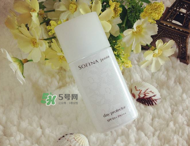 蘇菲娜白蕾絲防水嗎？蘇菲娜白蕾絲悶痘嗎？