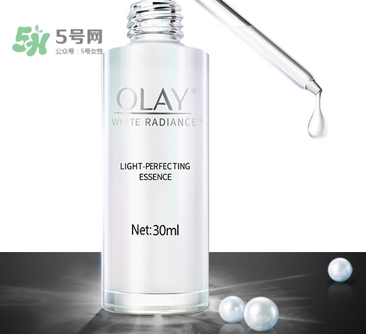 olay玉蘭油小白瓶小綠瓶哪個好？olay小白瓶小綠瓶區(qū)別