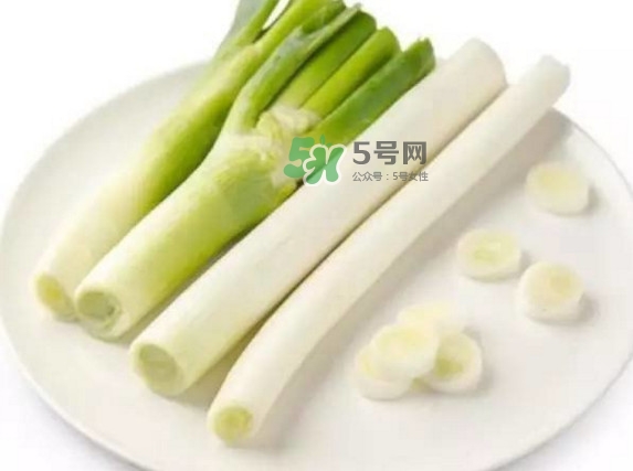 大蔥怎么切不辣眼睛？大蔥怎么做好吃