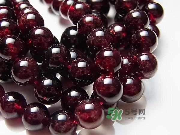 石榴石是什么做的？石榴是是怎么形成的？