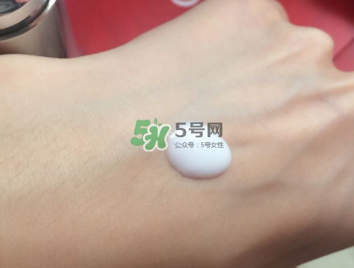olay小白瓶會(huì)長毛嗎？olay小白瓶長黑毛是怎么回事？