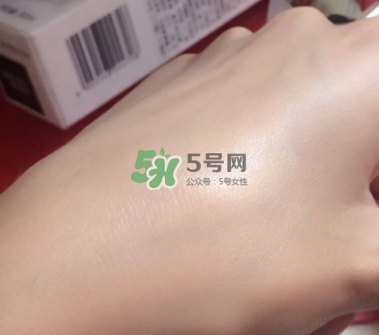 olay小白瓶會(huì)長毛嗎？olay小白瓶長黑毛是怎么回事？