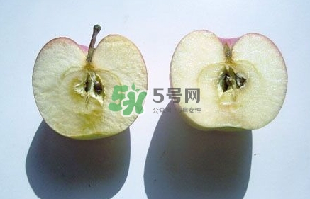olay小白瓶和樂(lè)敦cc美容液哪個(gè)好？olay小白瓶和樂(lè)敦cc順序