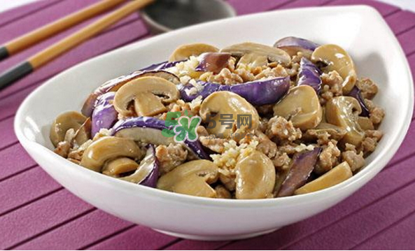 蘑菇不能和茄子一起吃嗎？蘑菇不能和什么一起吃？