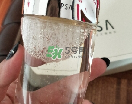 ipsa流金水是玻璃瓶嗎？流金水是塑料的嗎