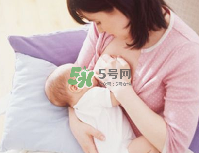 母乳喂養(yǎng)會乳糖不耐受嗎？母乳喂養(yǎng)會過度喂養(yǎng)嗎？